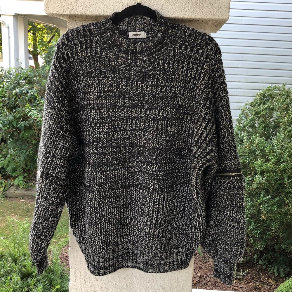Evris ladies oversized sweater NWOT